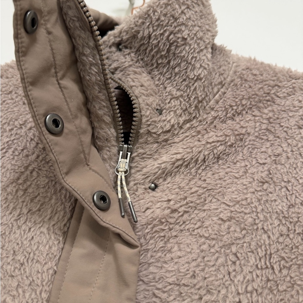 Vuori Taupe Sherpa Jacket - Picture 2 of 3